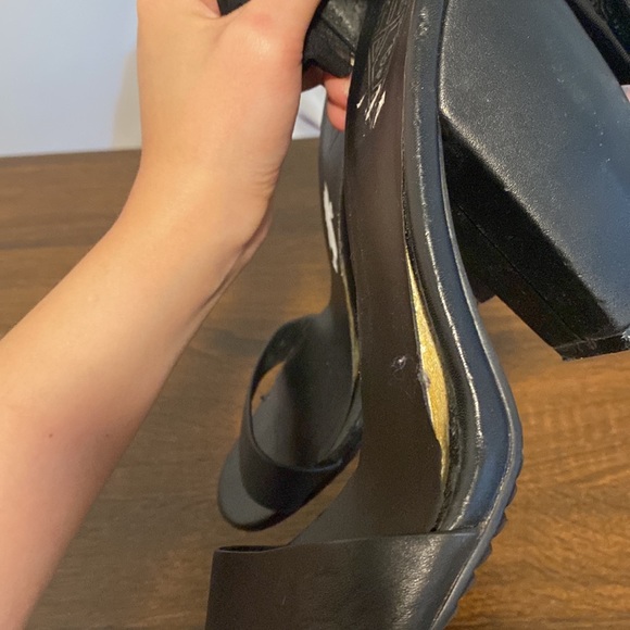 Women's UNIF Pyre Black Open Toed Heels Preowned Fair Condition US Size 9 - Picture 8 of 11